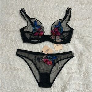 Agent Provocateur Nabina set 32d & 2 brief NWT